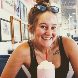 Meet your Posher, Dani